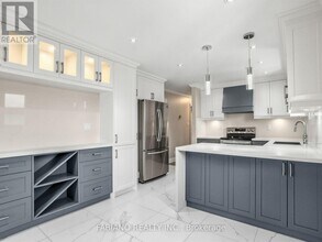 Building Photo - 383 Britannia Ave