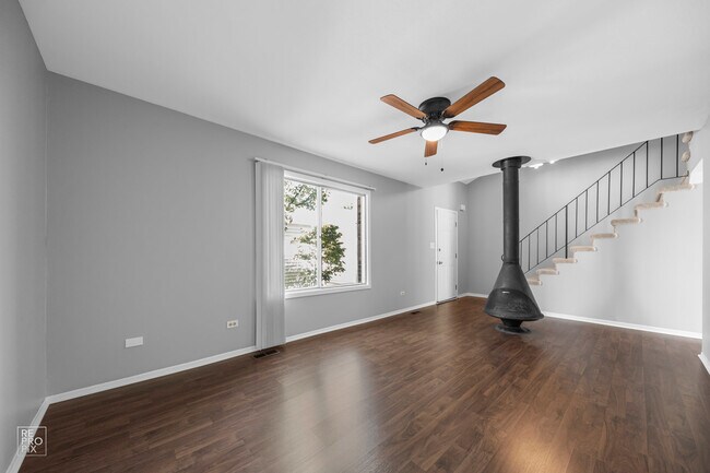 Building Photo - 20 Scarlet Hawthorne Ct