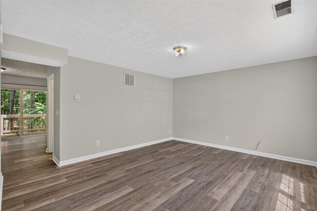 Foto del edificio - 3 Bedroom End Unit Townhouse