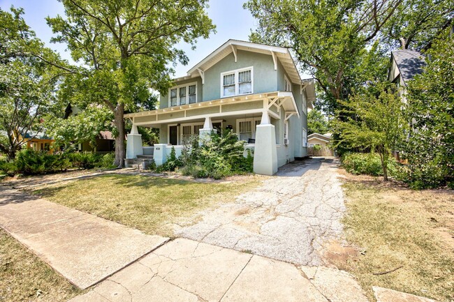Building Photo - Studio in Norman near OU!