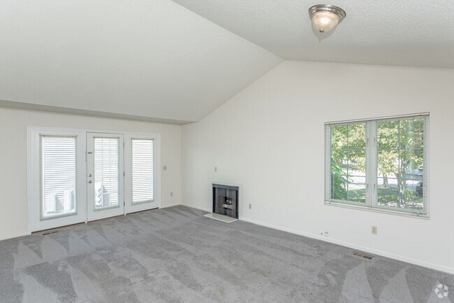 2BR, 2BA - 1,200 SF Ranch UB - Woodland Mews