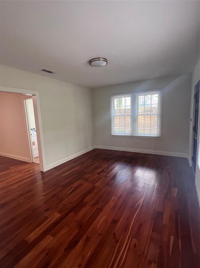 Foto del edificio - 507 Harris Ave