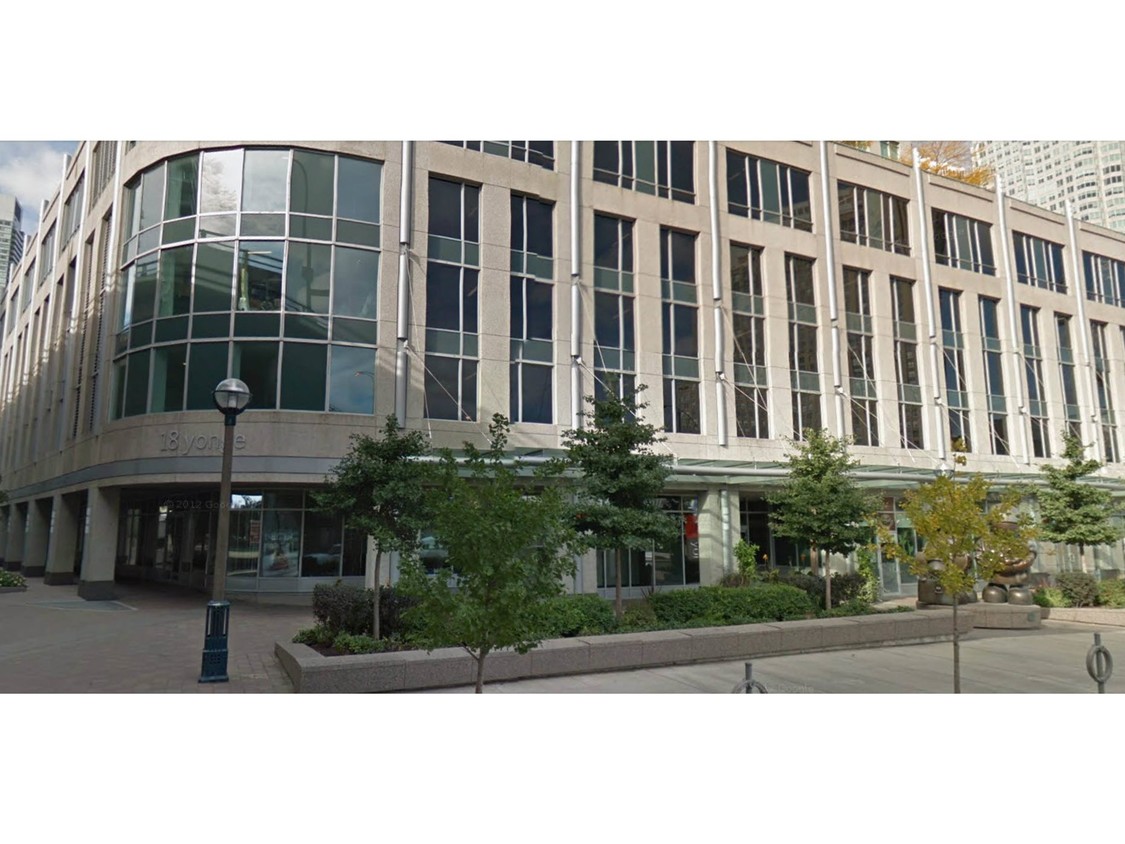 Photo du bâtiment - 18 Yonge St