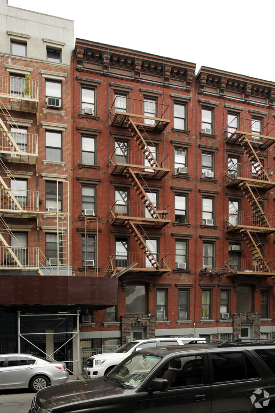 Building Photo - 230 E Second St