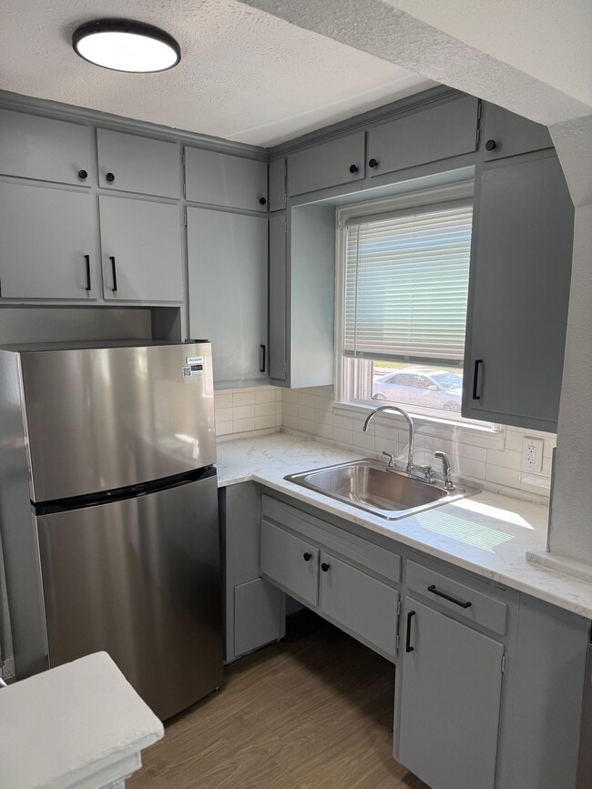 Building Photo - Rose Manor Apartments