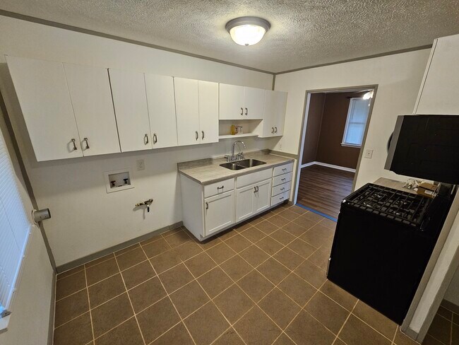 Foto del edificio - 2905 Silverbrook Ave