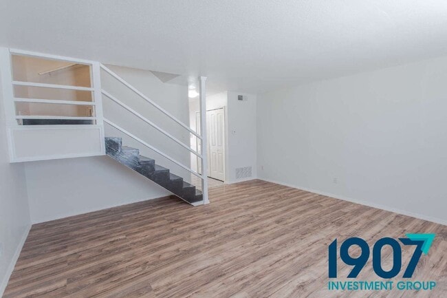Photo - 611 Sinclair Dr Apartment