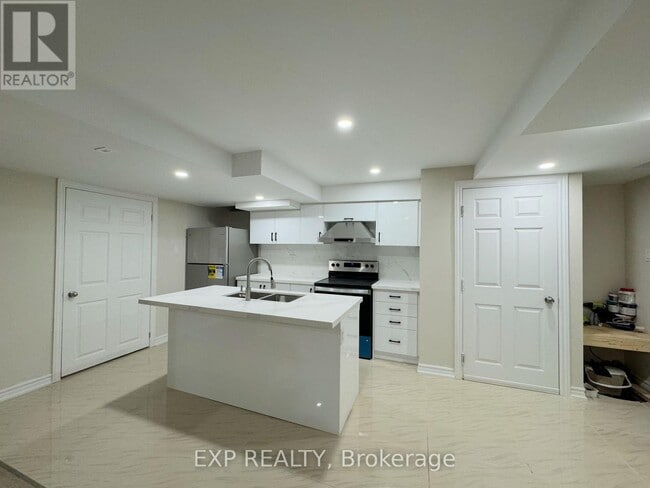 Building Photo - 1022 Glenbourne Dr