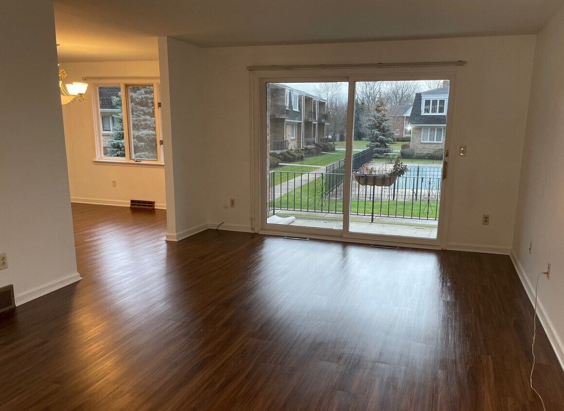 Foto principal - 1419 N Forest Rd