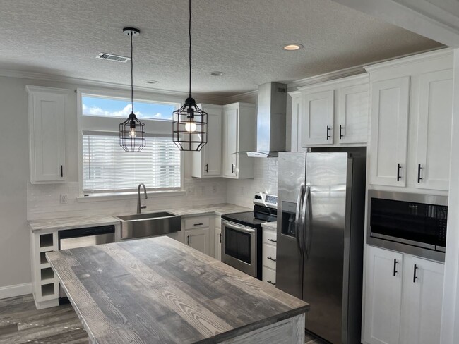 Building Photo - 336 Waddell St