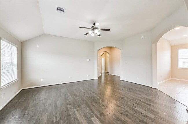 Building Photo - 5802 Waterlily Park Ln