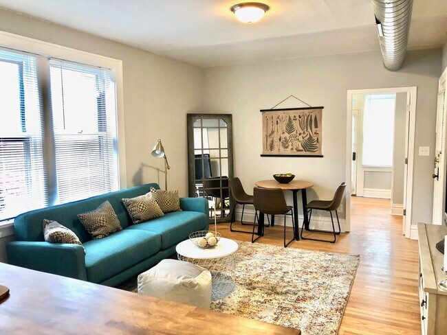 Foto del edificio - 4547 Flora Ave