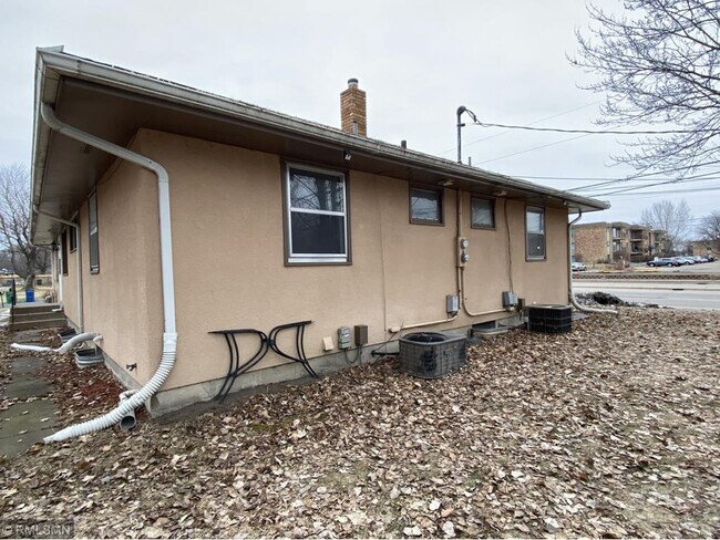 Building Photo - 176 Pearson Way NE