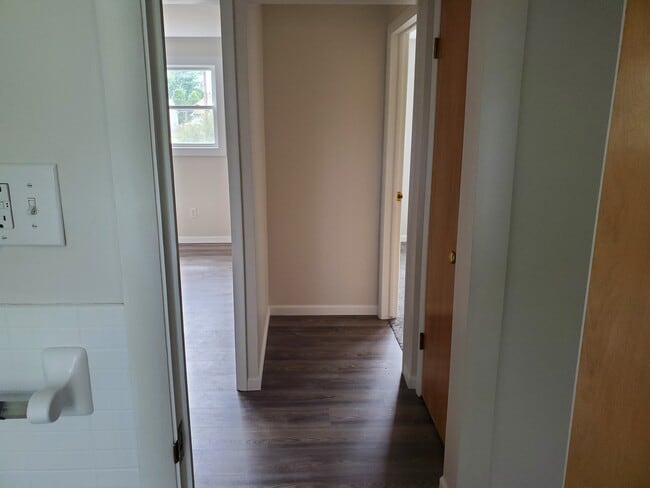 Hallway - 3205 Greengarden Blvd