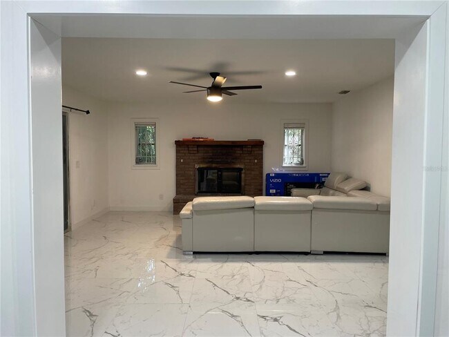 Foto del edificio - 1732 SW 6th St