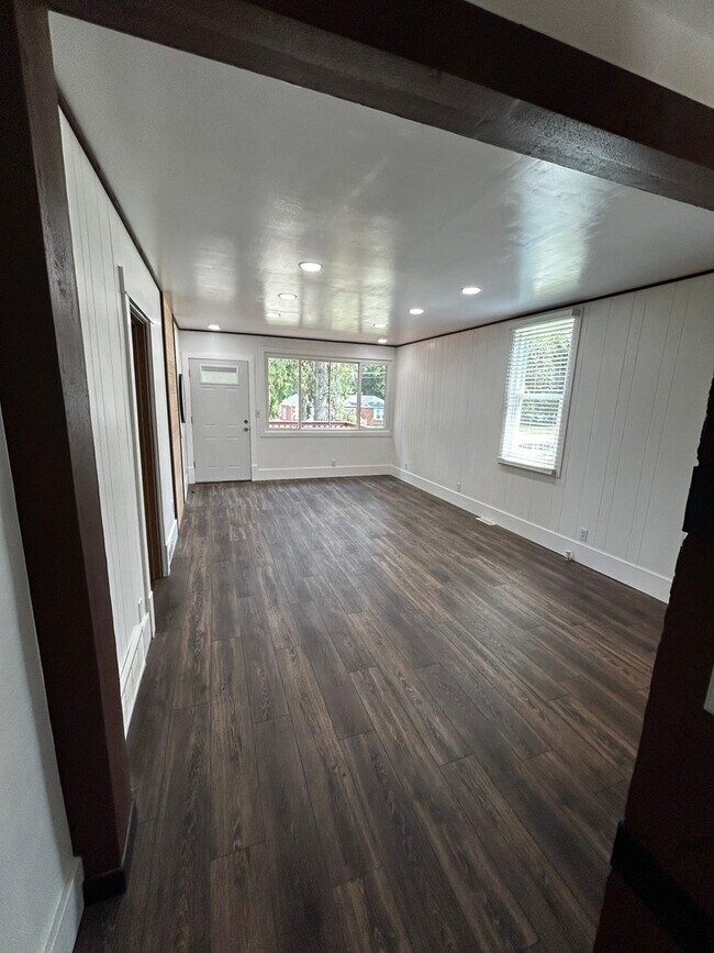 Building Photo - 110 Harding Ave