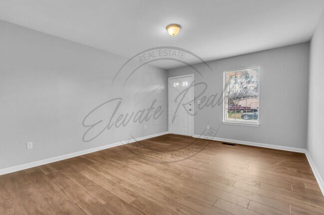 Building Photo - Two Bedroom Ranch Duplex in North Columbia (1/2 off first months rent)!