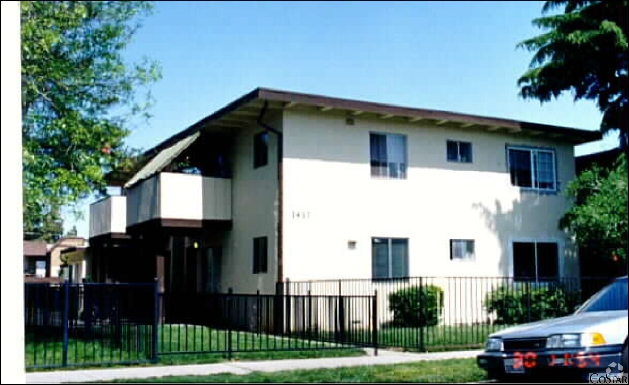 Building Photo - 1417 Dubert