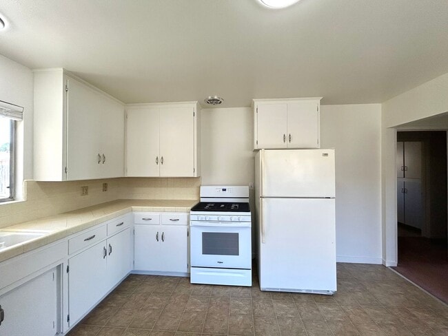 Building Photo - 960 Suiter St
