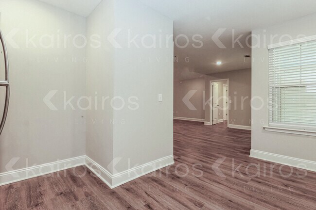 Foto del edificio - 155 Cottage Grove Rd