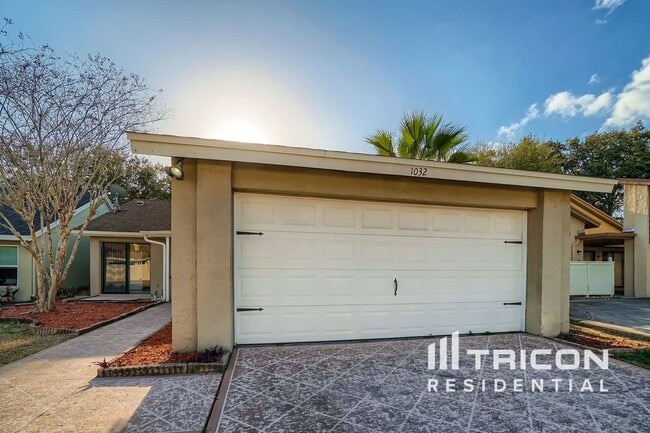Building Photo - 1032 Weathered Wood Cir