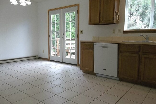 Building Photo - 2806 Virginia Dale Dr