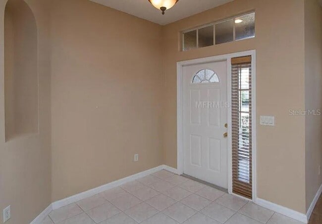 Building Photo - 1334 Royal St George Dr