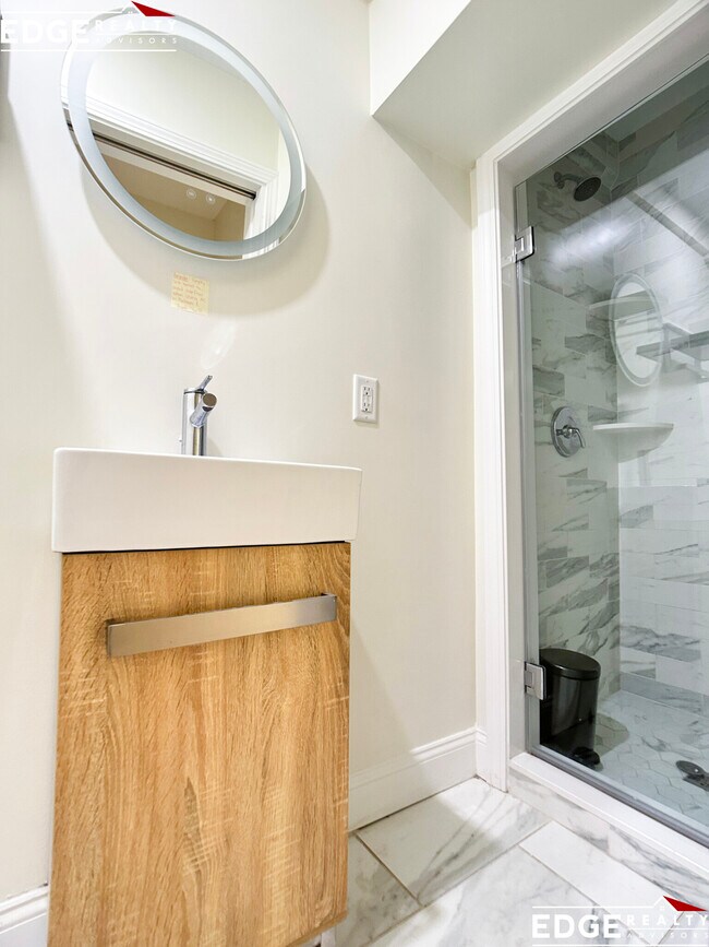 Foto del edificio - 16 Glenville Ave