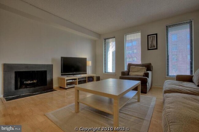Foto del edificio - 2501 K St NW