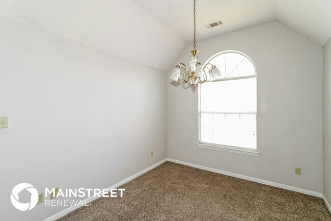Foto del edificio - 1136 Breezy Valley Dr