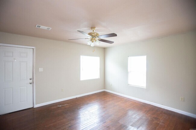 Foto del edificio - 1016 W 21st St
