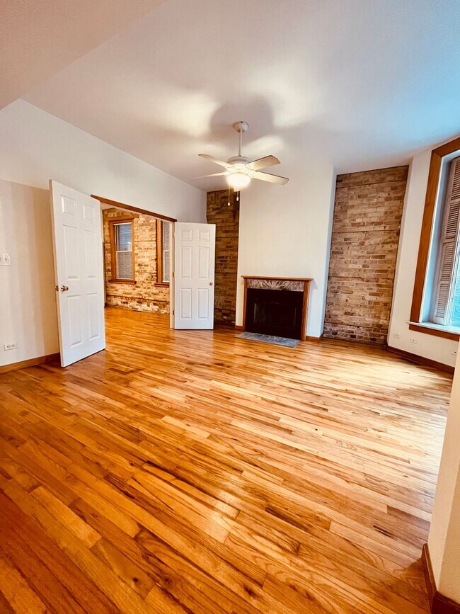Foto del edificio - 1827 N Clybourn Ave