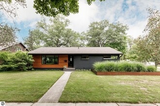 Building Photo - 604 Sixth St Building Photo - 604 Sixth St