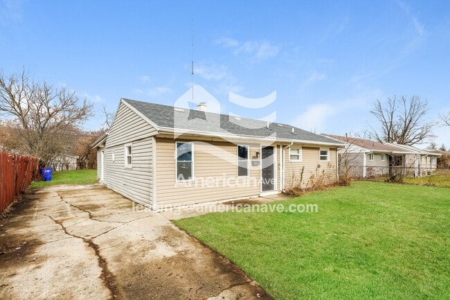 Building Photo - 3921 Palmerston Ave