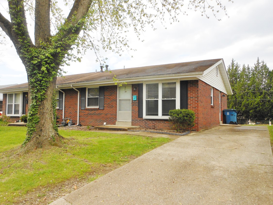 Primary Photo - 23 Manor Dr