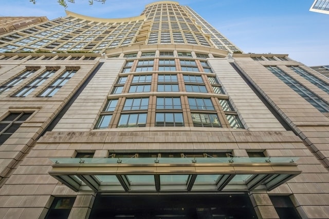 Foto del edificio - 130 N Garland Ct