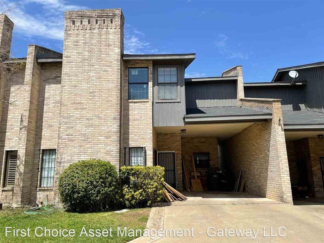 3 br, 2.5 bath House 2600 San Jose St Un... House Rental in Laredo, TX