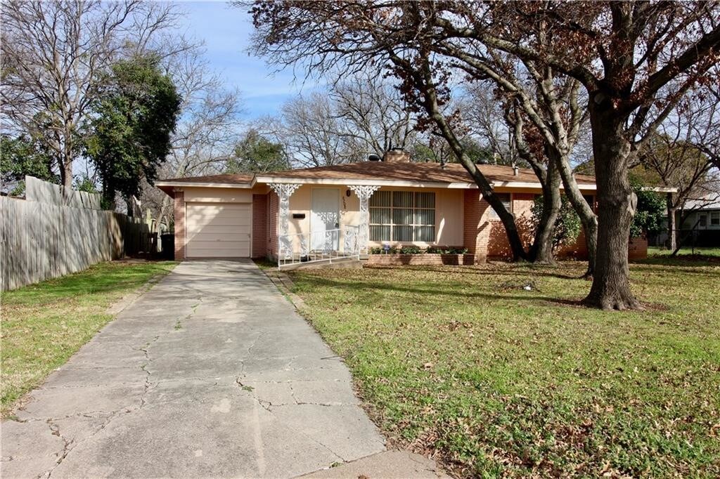 Primary Photo - 6708 Hemsell Pl