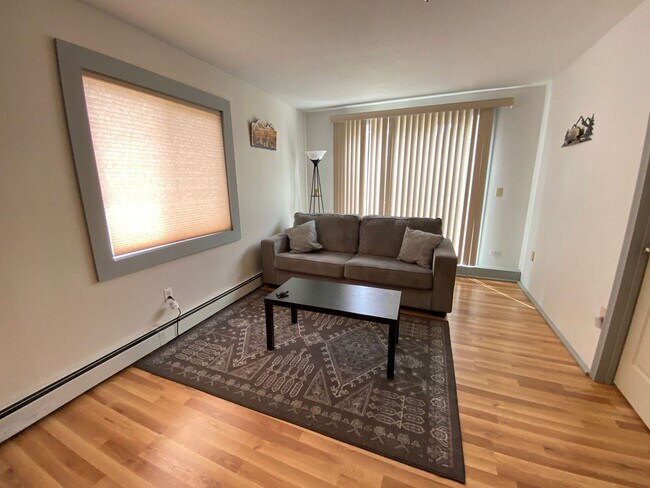 Foto del edificio - Furnished 2 Bed, 1 Bath home available in Campton!