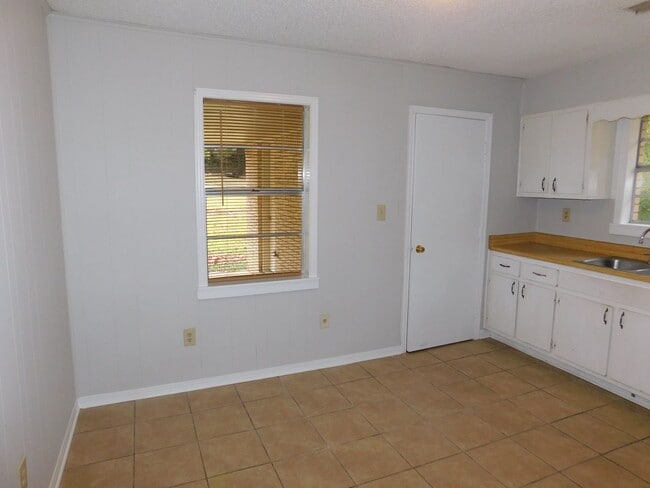 Building Photo - 285 Maidelle Cove