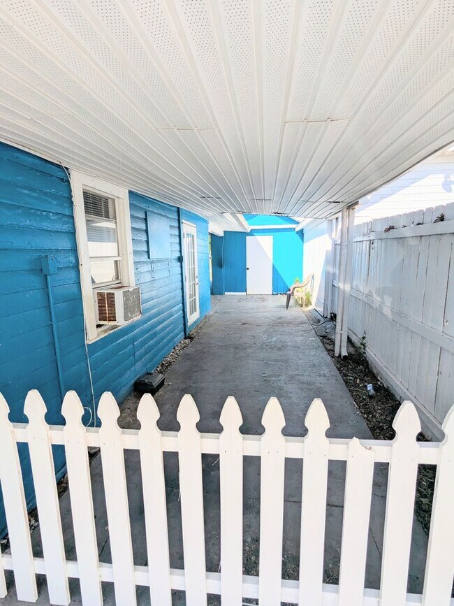 Foto del edificio - 309 Eastwood Ln