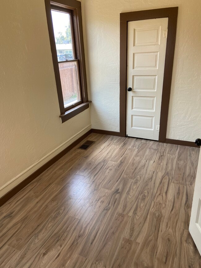 Foto del edificio - 3204 6th St