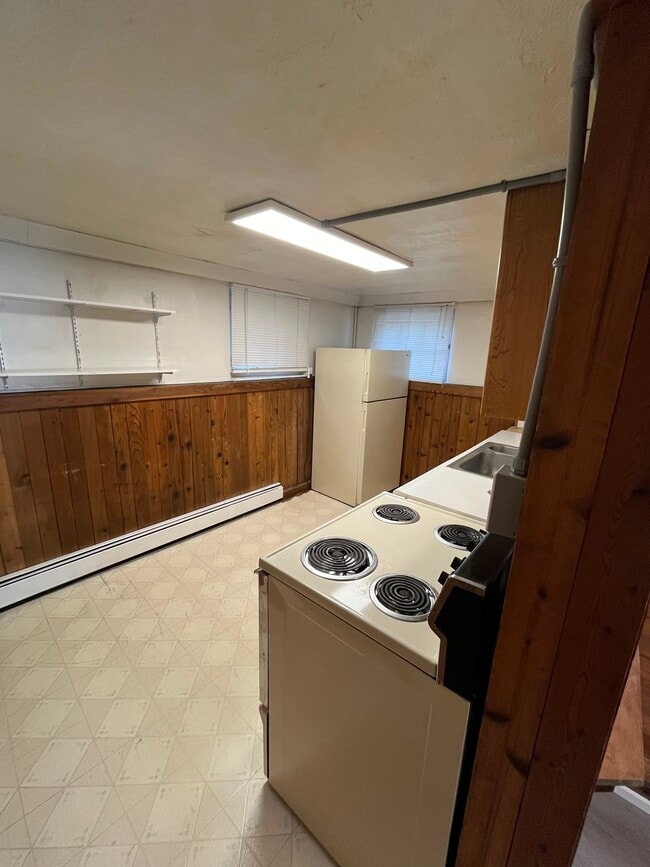 Building Photo - 135 E 300 N