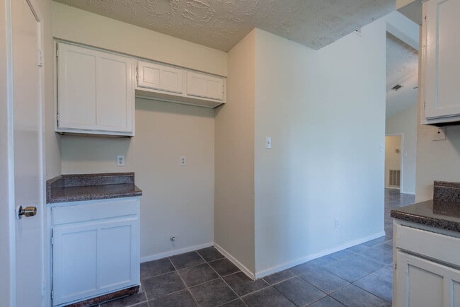 Foto del edificio - 8314 Poplar Ridge Ln