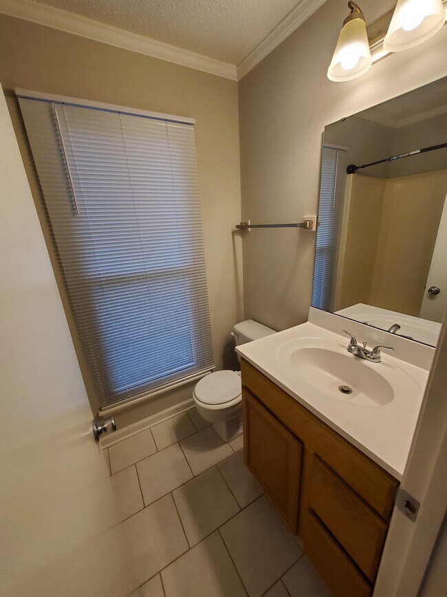 Foto del edificio - 1534 Lakedell Dr