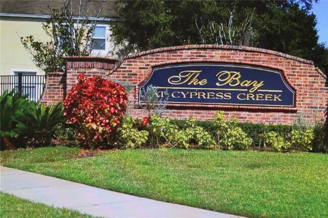 Foto del edificio - 2540 Glenrise Pl