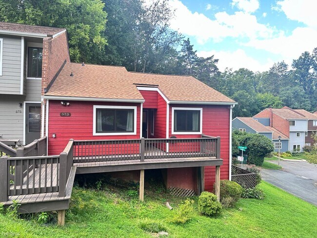Building Photo - 3 br, 3 bath House - 573 Southampton Court