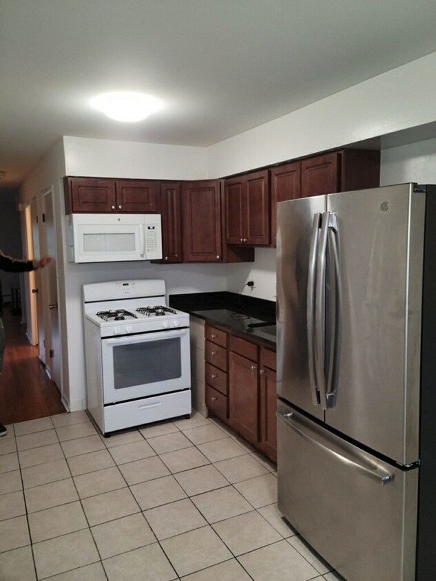 10404 Michael Todd Terrace Unit 2W, Glenview, IL 60025 - Room for Rent ...