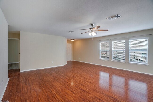 Foto del edificio - 2101 Deer Creek Trail