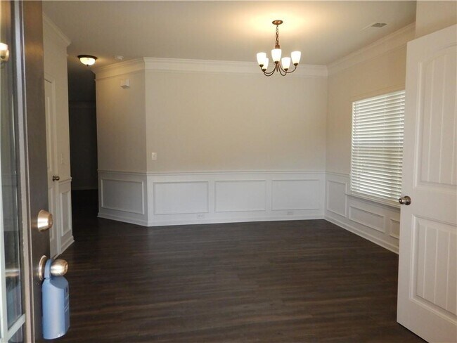 Foto del edificio - 720 Country Ridge Dr